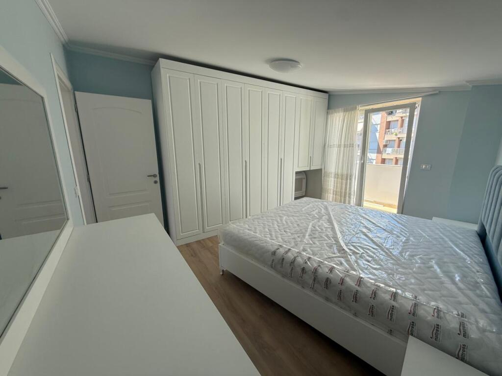 Apartament 2+1+2 per qira, Hotel Radisson, Liqeni i Thate