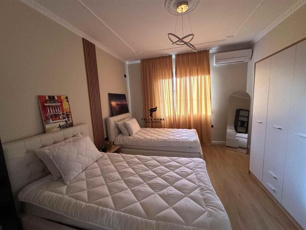 APARTAMENT ME QERA 2+1 BLLOKU 1500 EURO