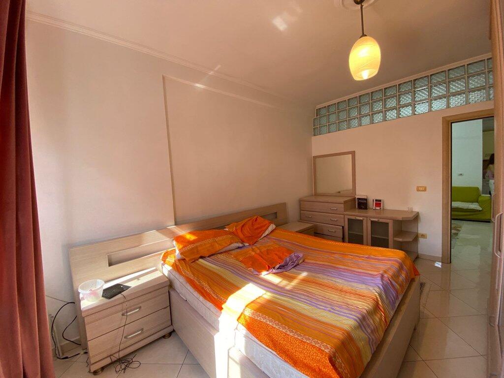 Qera, Apartament 2+1, Bulevardi Zogu 1, Tirane.