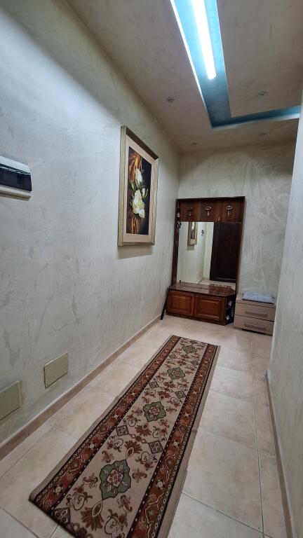 Apartament 3+1 me qira – Bulevardi Bajram Curri (Materniteti i Ri / Brryli)
