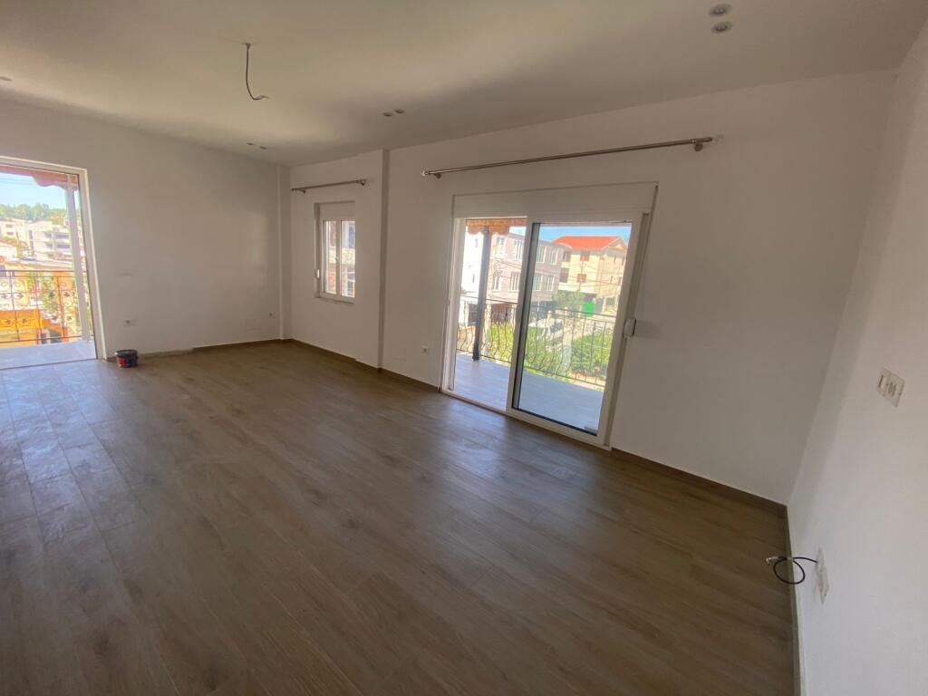 Jepet Apartament me qera