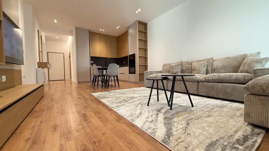 Apartament 3+1+2+post  parkimi per qera tek Air Albania!