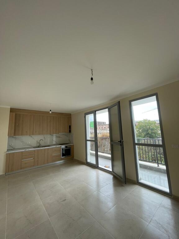 QERA, APARTAMENT 2+1, RRUGA 5 MAJI, TIRANË, ID: 530581007-59
