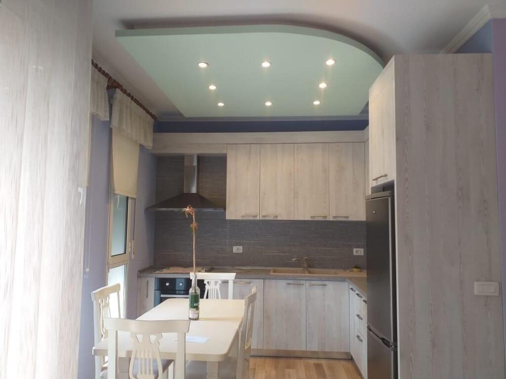 APARTAMENT ME QERA 1+1 PAZARI I RI 700 EURO