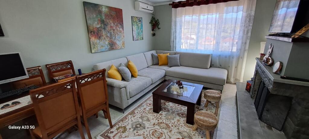 🏢Nella zona di Mullet, si affitta appartamento 1+1 arredato. 35.000 Leke