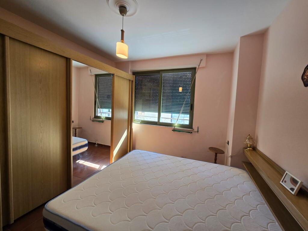 Apartament 2+1 me qira "Komuna e parisit"