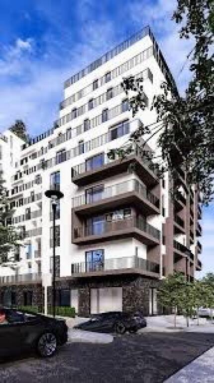 Shitet apartament 2+1+2  ne Kamez, Bathore