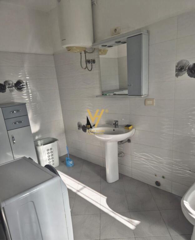 JEPET APARTAMENT 1+1+BLK ME QERA TE 5 MAJI 450 EURO