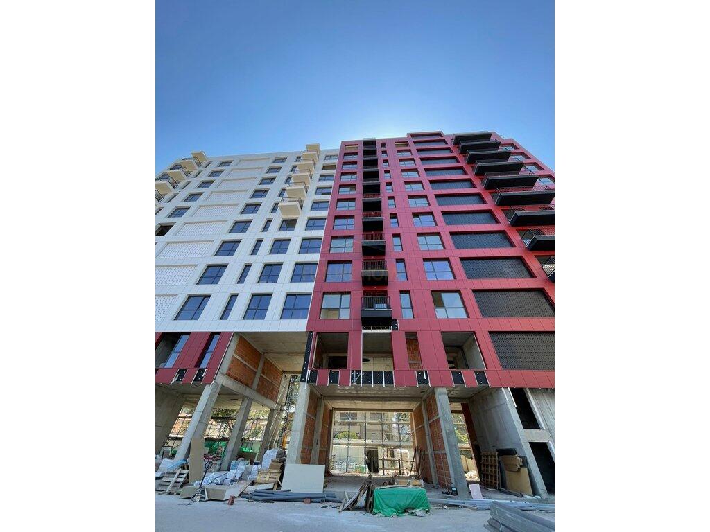 Shitet apartament 2+1+2 Oberon Rezidence Stacioni i trenit