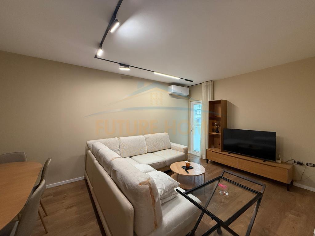 Qera apartament 2+1 Komuna e Parisit