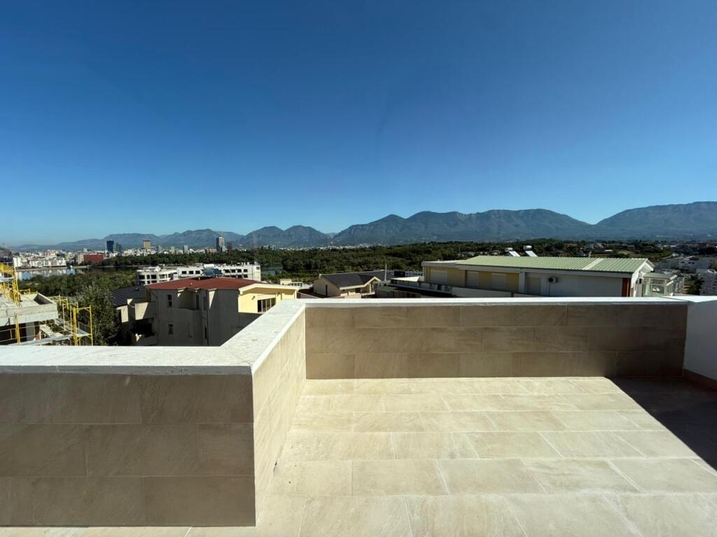 Apartament 2+1+2 per qira, Hotel Radisson, Liqeni i Thate