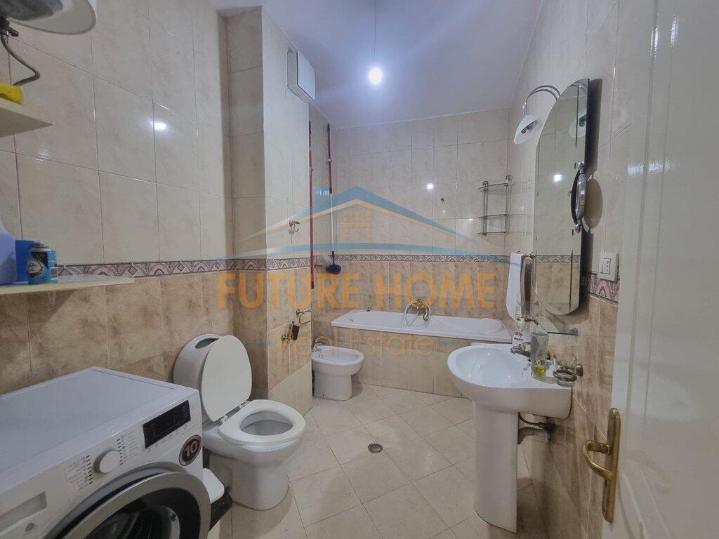 Qera, Apartament 2+1+2, Komuna e Parisit, Tiranë.