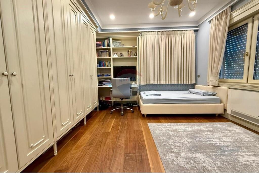 Penthouse for rent, in the center of Tirana