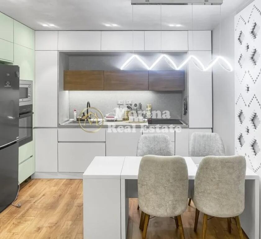 Qera, Apartament 1+1, Rr. Perlat Rexhepi, 1100 euro/muaj