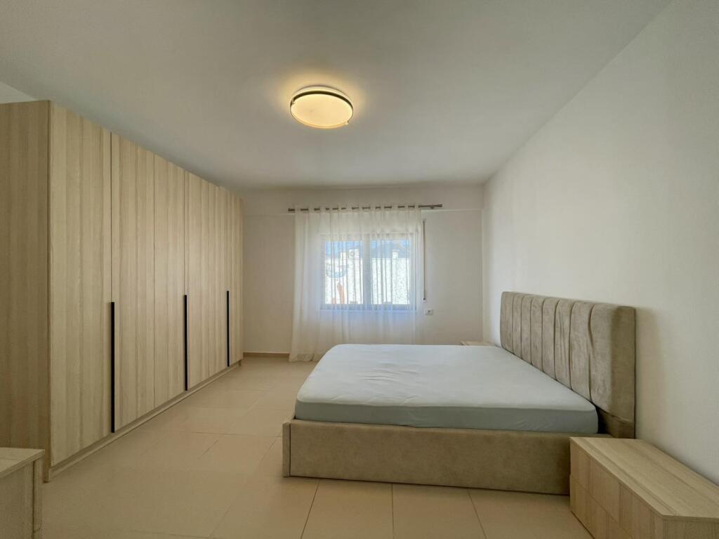 Affittasi appartamento 3+1+Parcheggio - Residenza “Kodra e Diellit”- Scuola British” 80.000 leke/mese