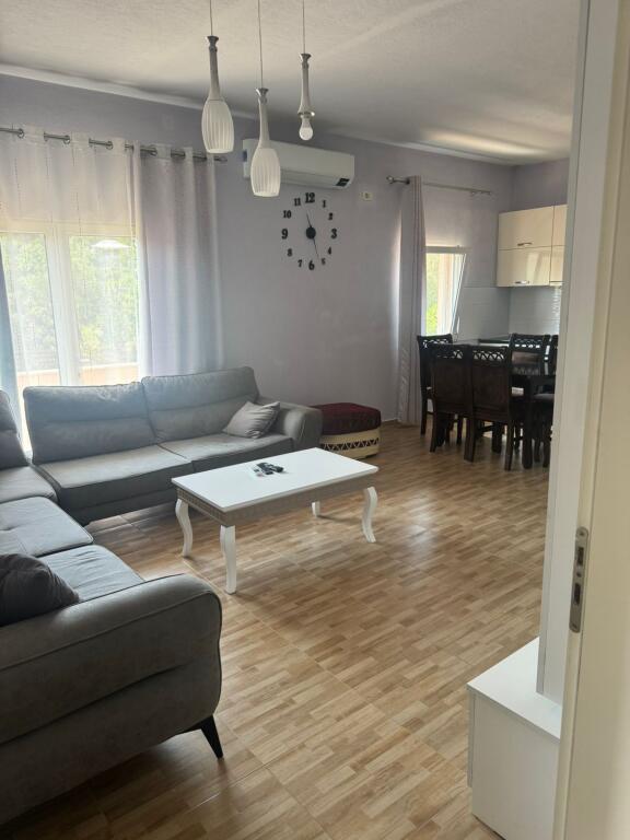 APARTAMENT ME QERA 2+1 ALI DEMI 400 EURO