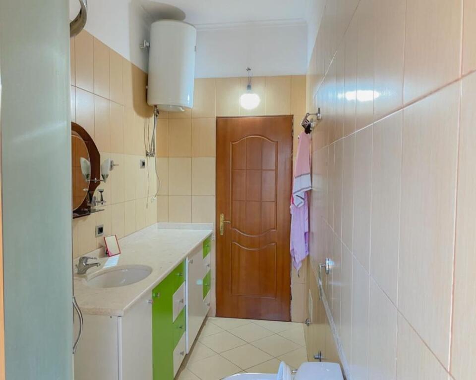 JEPET ME QIRA 2+1 VASIL SHANTO 70.000 LEKE i diskutushem