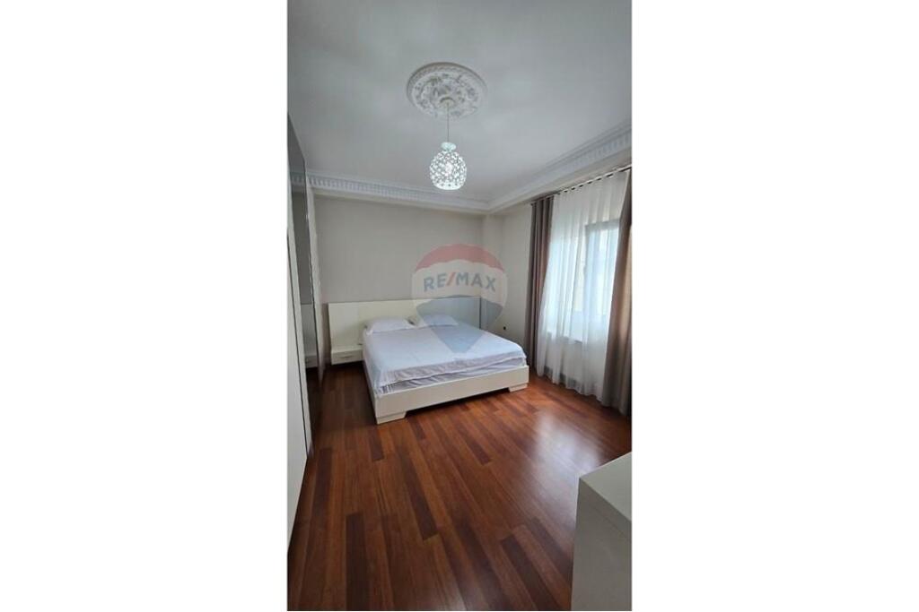 Apartament 2+1, Selite