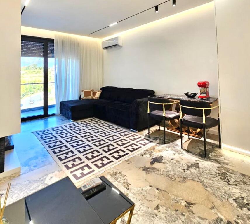 -AFFITTASI appartamento 1+1 + garage completamente investito come per sé con tutto di qualità delle migliori marche AL LAGO ASCIUTTO
