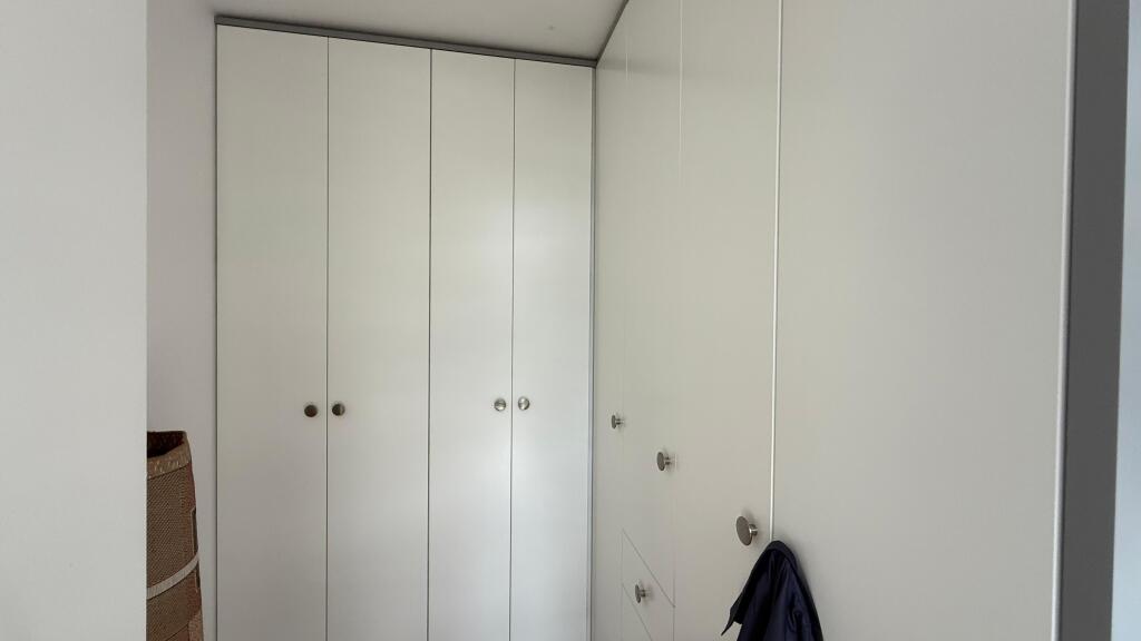 Apartament 2+1 per qera tek Rruga e Kosovarve!