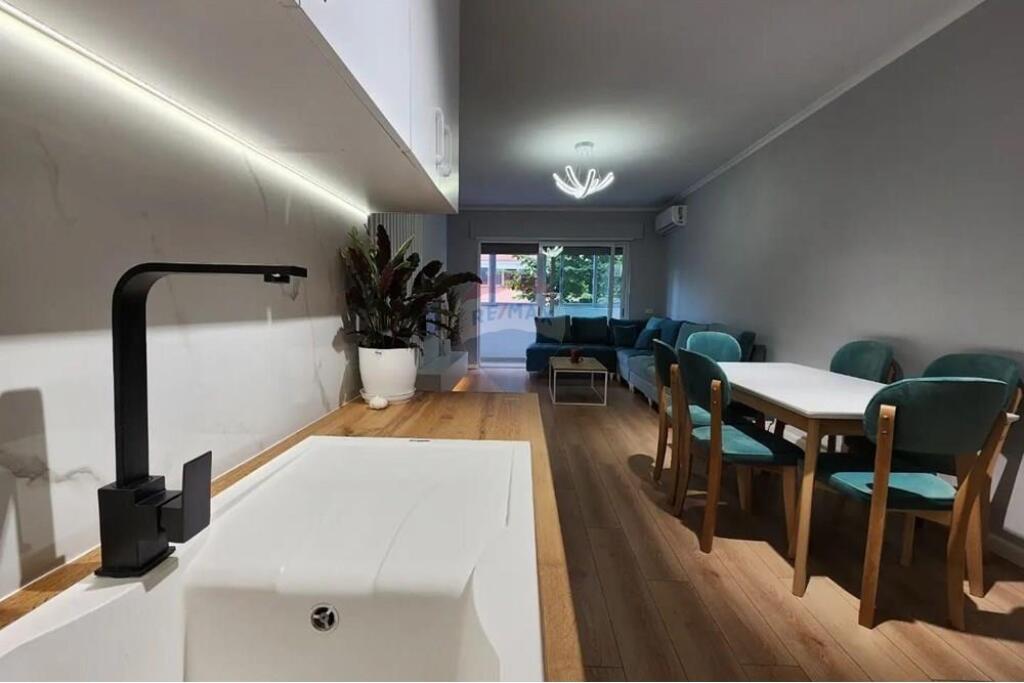 Apartment 2+1+2For Rent - Kika 1, Paris Commune, Tirana