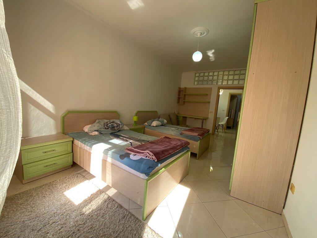 Qera, Apartament 2+1, Bulevardi Zogu 1, Tirane.