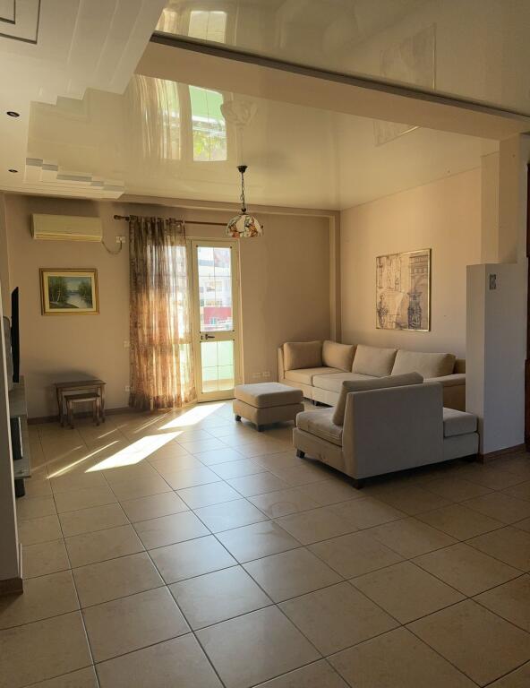 Jepet Apartament me qera