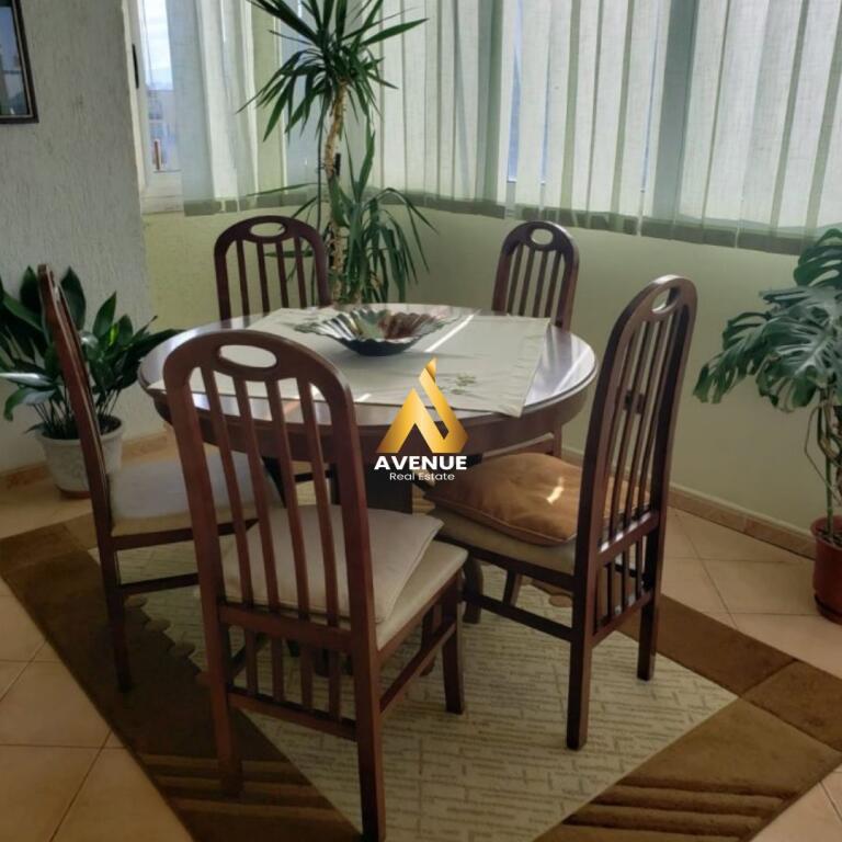 JEPET ME QERA 2+1 , KOMUNA E PARISIT, TIRANE