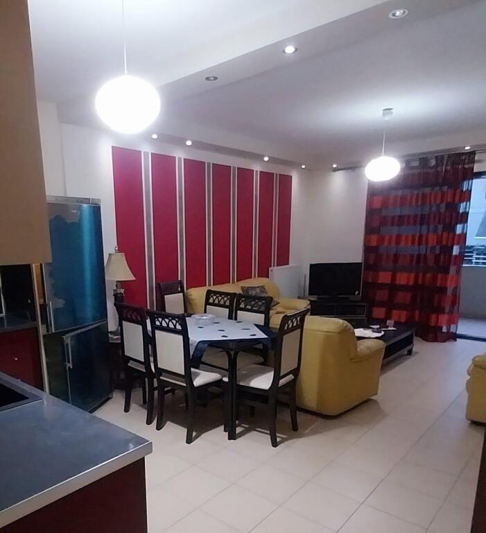 Ofrohet per qira apartament 1+1 te kodra e diellit