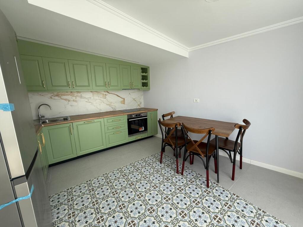 Apartament 2+1+2 per qira, Hotel Radisson, Liqeni i Thate
