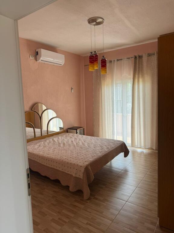 APARTAMENT ME QERA 2+1 ALI DEMI 400 EURO