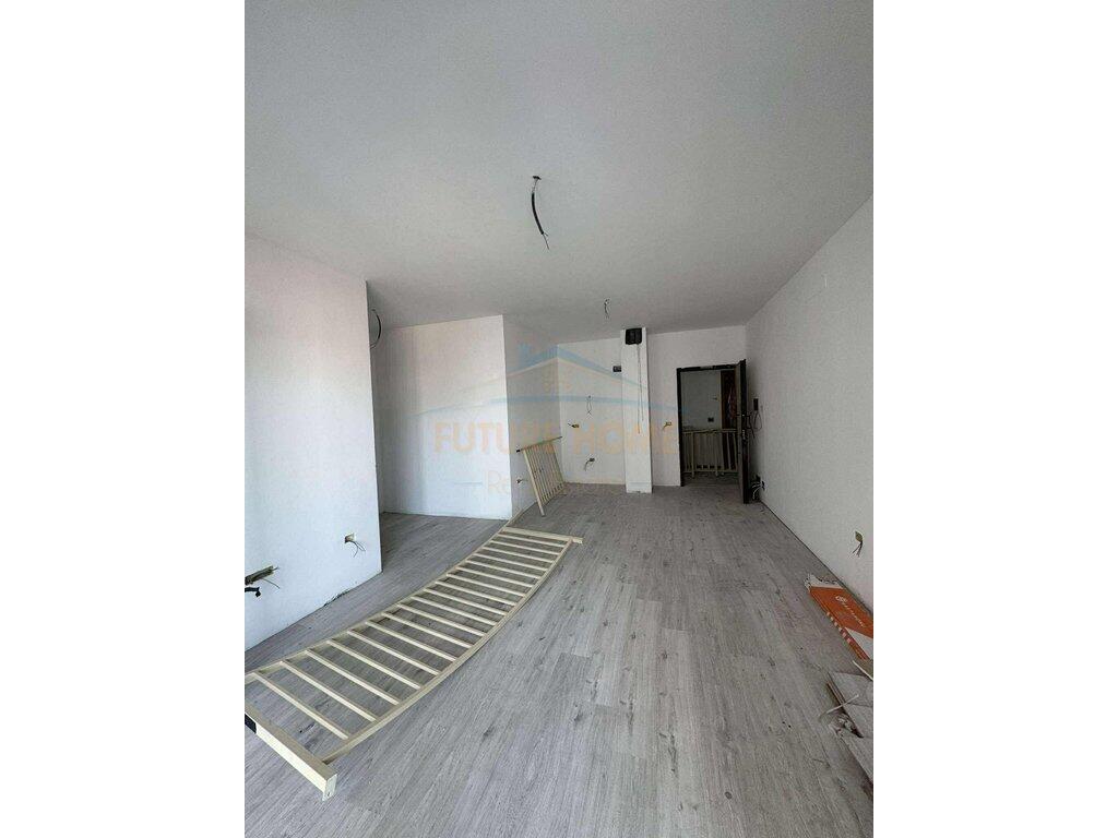 Shitet apartament 1+1 Zogu i Zi