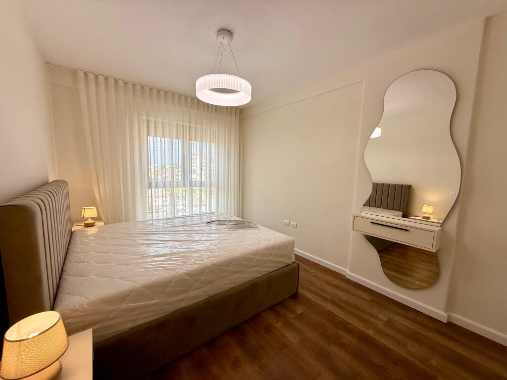 Apartament - Për Qira 1+1 TE SHKOLLA KUQE