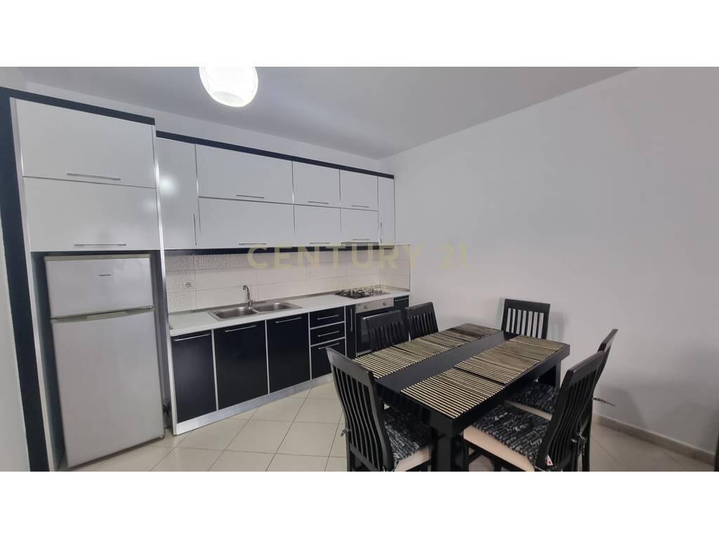 Apartament 1+1 me Qira – Ish Parku, Tiranë