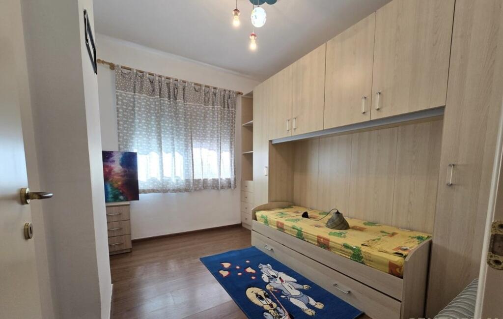 Jepet me qira apartament 2+1 në kompleksin “Ilad”, Astir
