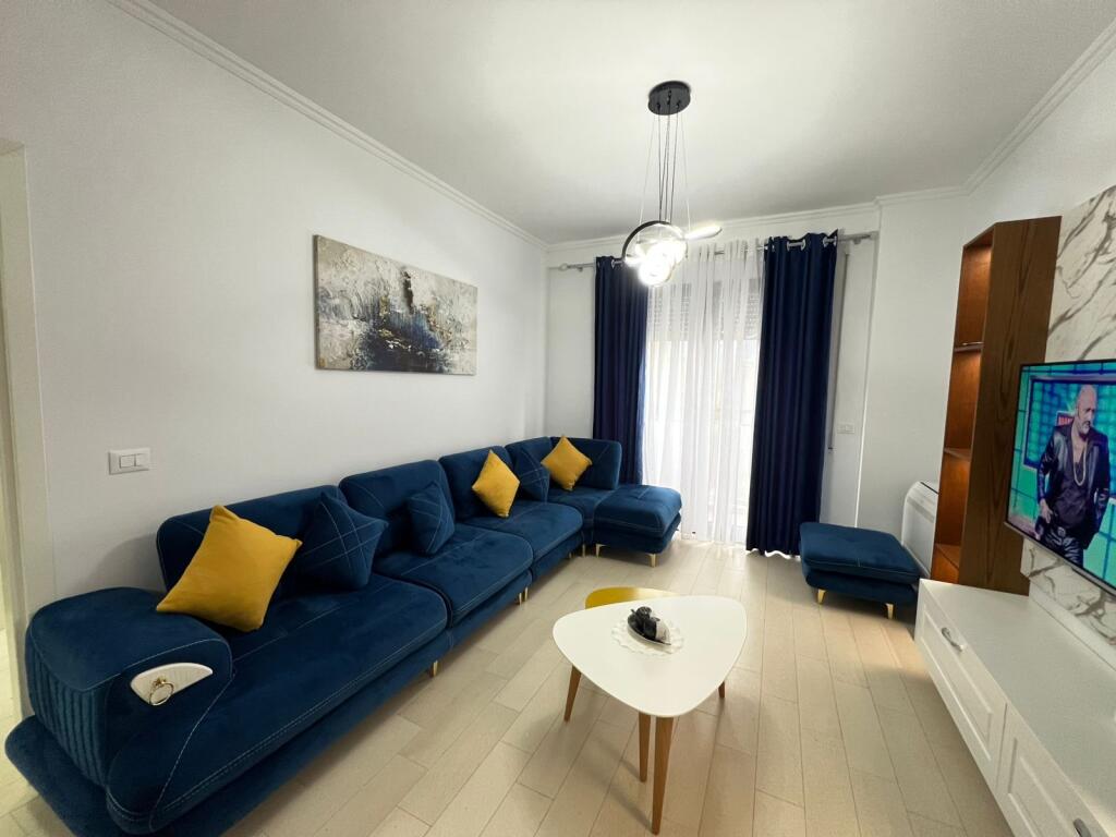 Affittasi 2+1+parcheggio KODRA E DIELLIT 700€