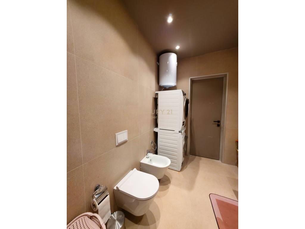 VILË MODERNE PËR SHITJE NË SAN PIETRO RESIDENCE, GJIRI I LALËZIT !!!