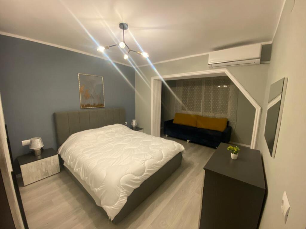 Jepet me qira apartament 1+1 RRUGA E DURRESIT 650 mije leke