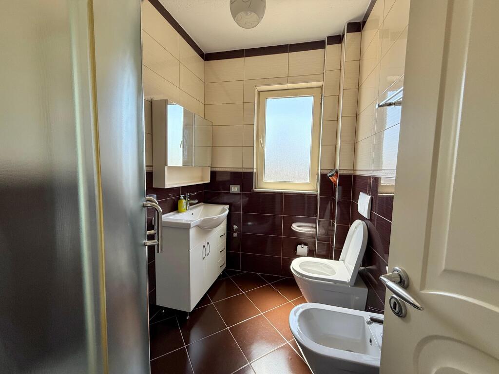 Jepet me qira apartament 2+1+2, 21 Dhjetori