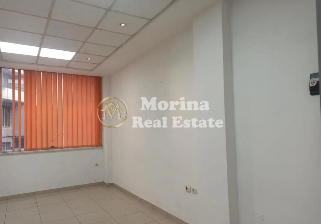 Qera, Ambient Biznesi, Rruga Dibres, 300 euro/muaj