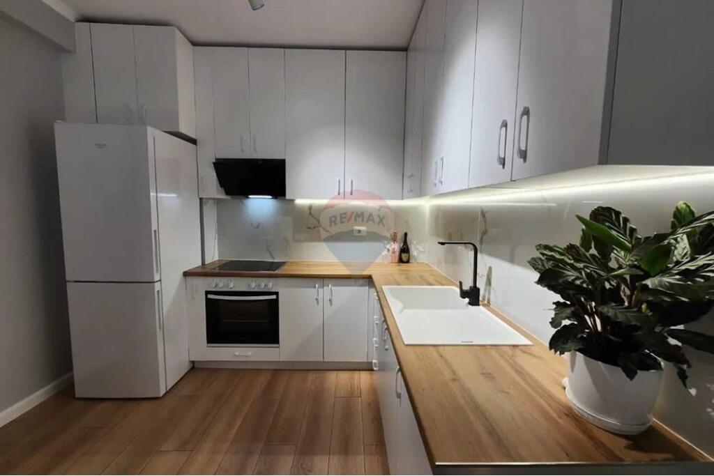 Apartment 2+1+2For Rent - Kika 1, Paris Commune, Tirana