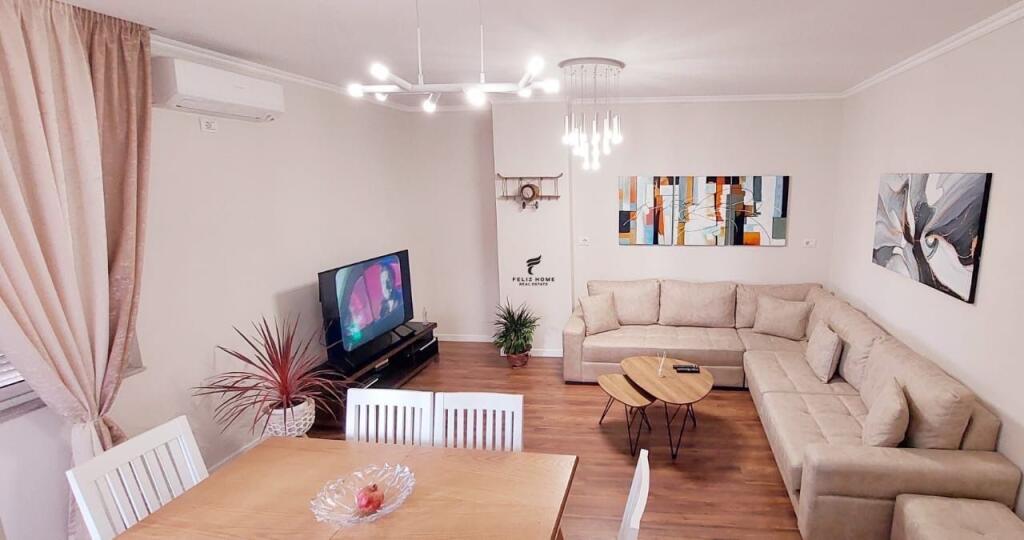 APARTAMENT ME QERA 2+1 SELITE 700 EURO