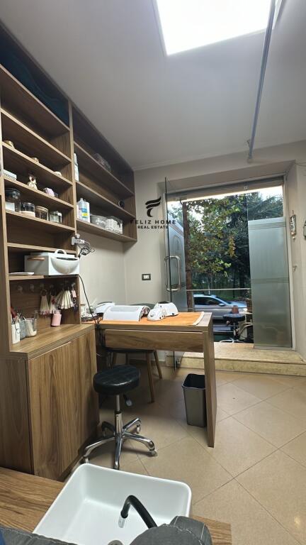 SHOP FOR RENT 16 M2 ELBASAN STREET 35,000 LEKE
