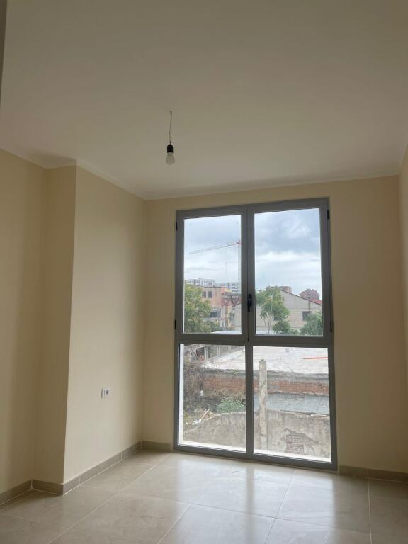 QERA, APARTAMENT 2+1, RRUGA 5 MAJI, TIRANË, ID: 530581007-59