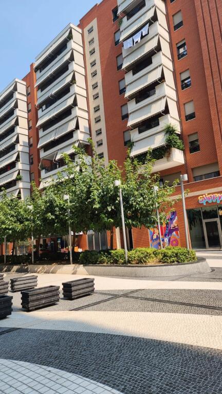 Jepet me qira apartament 2+1 tek Kompleksi Delijorgji .
