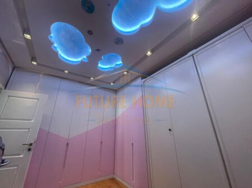 Shitet, Apartament 3+1+2, Kopshti Botanik, Tiranë