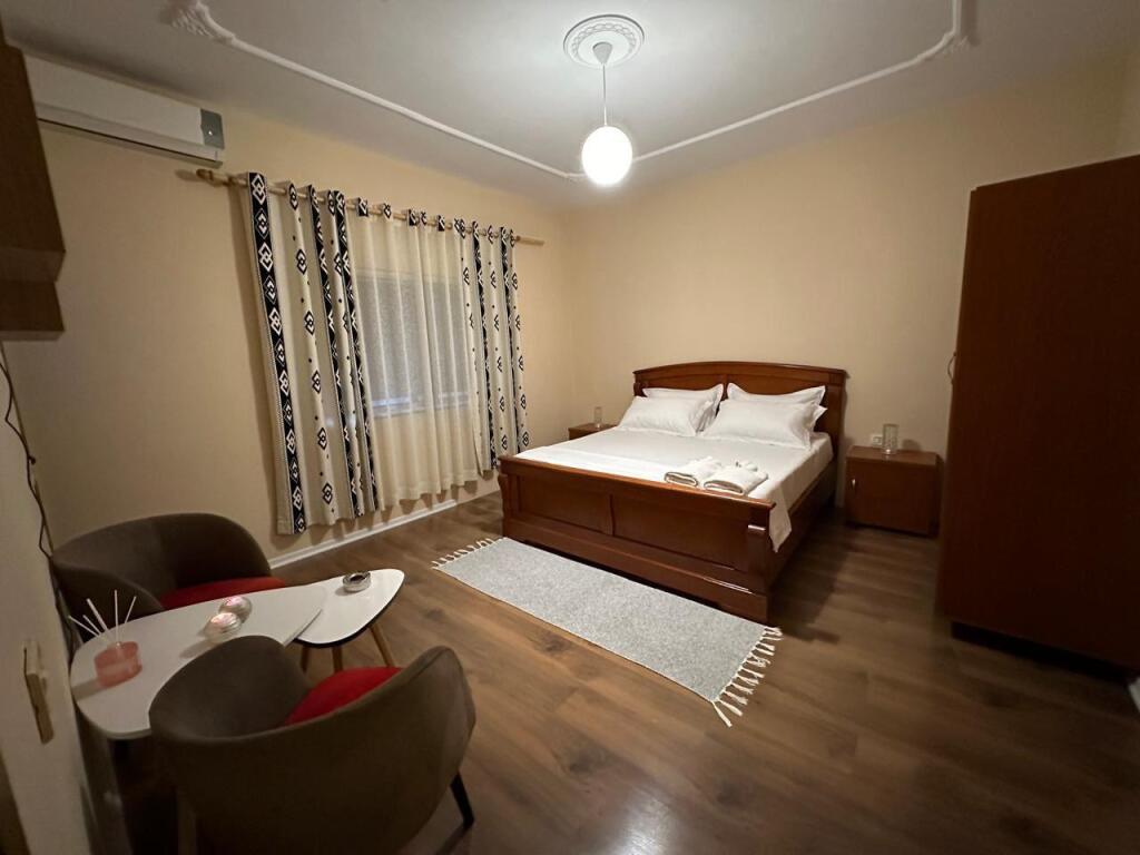 APARTAMENT ME QERA 3+1 FUSHA E AVIACIONIT 750 EURO
