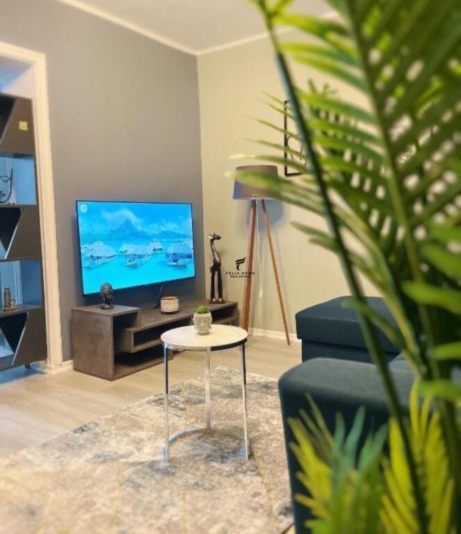APARTAMENT ME QERA 1+1 RRUGA E DURRESIT 65.000 LEKE