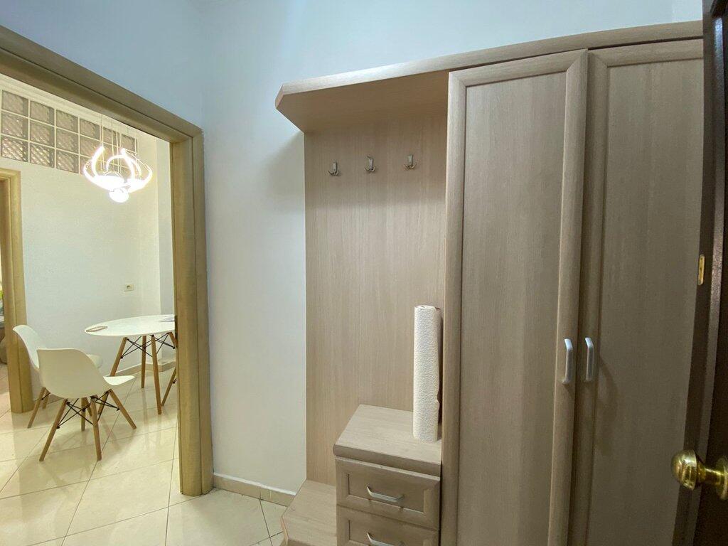 Qera, Apartament 2+1, Bulevardi Zogu 1, Tirane.