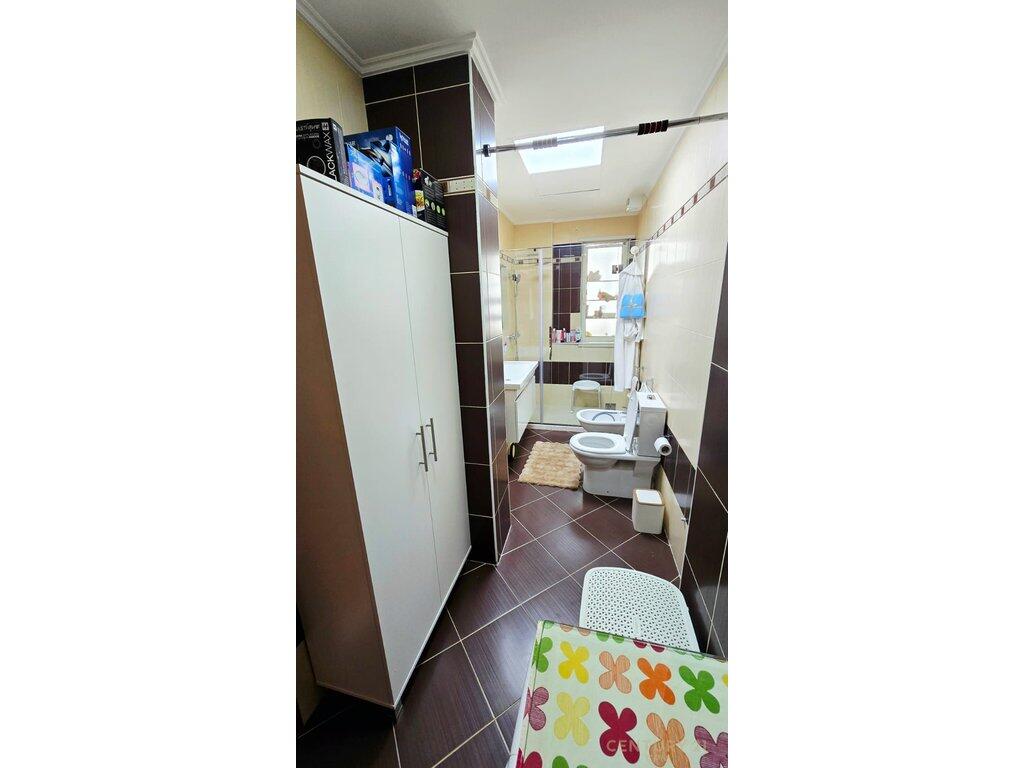 Apartament 3+1+2+ Post Parkimi Per Qira Tek Liqeni I Thate!